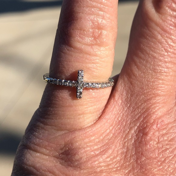 Size 6 925 Silver Cross Ring - Picture 4 of 6